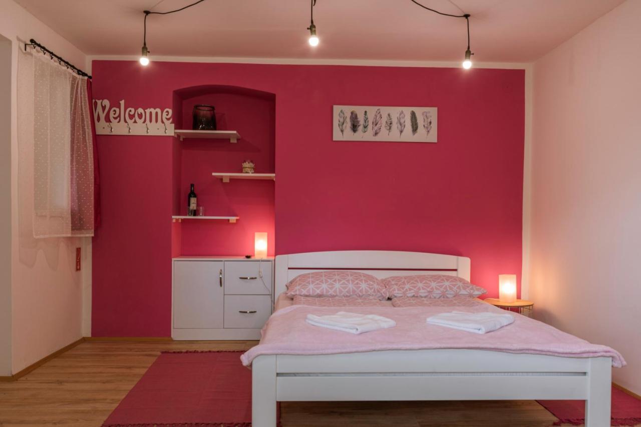 Julia Apartman Pacir Esterno foto