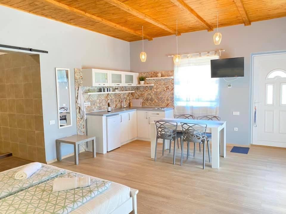 Julia Apartman Pacir Esterno foto